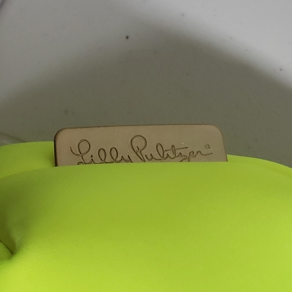 Lilly Pulitzer Breezy 2 Piece Tote Bag. - Picture 10 of 16